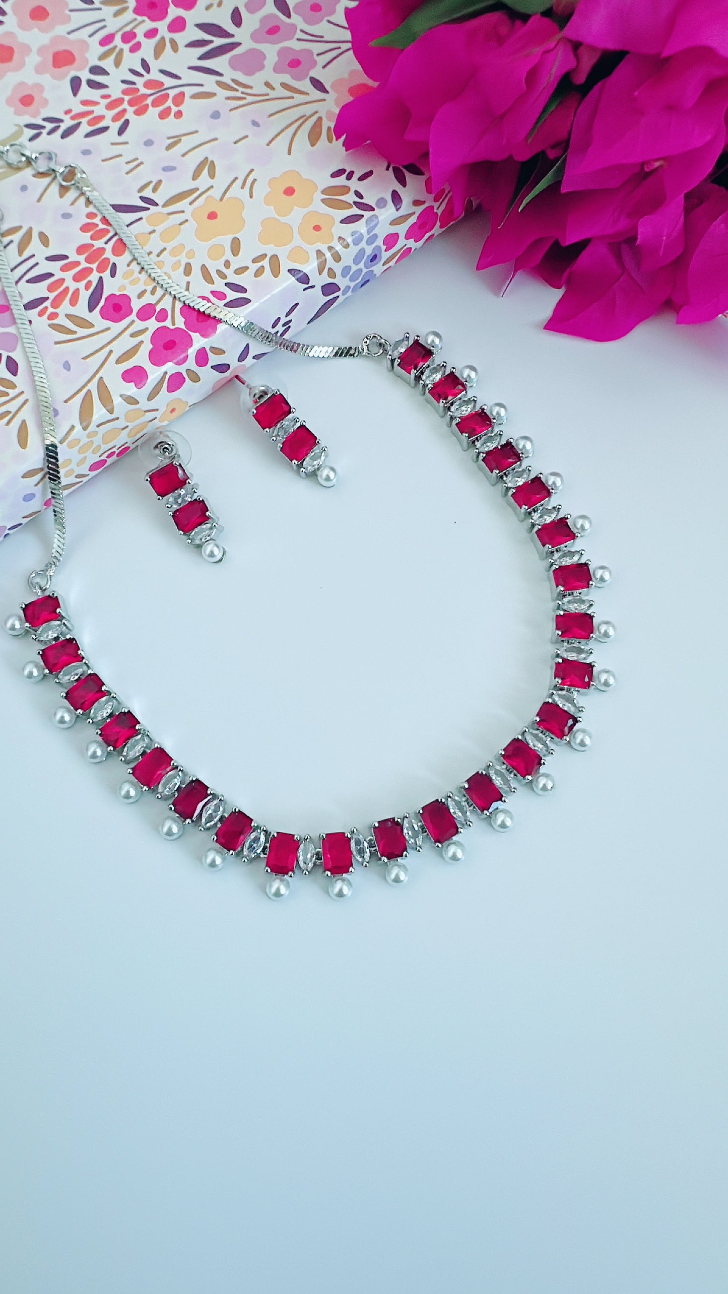 Gleam Aura Necklace Set