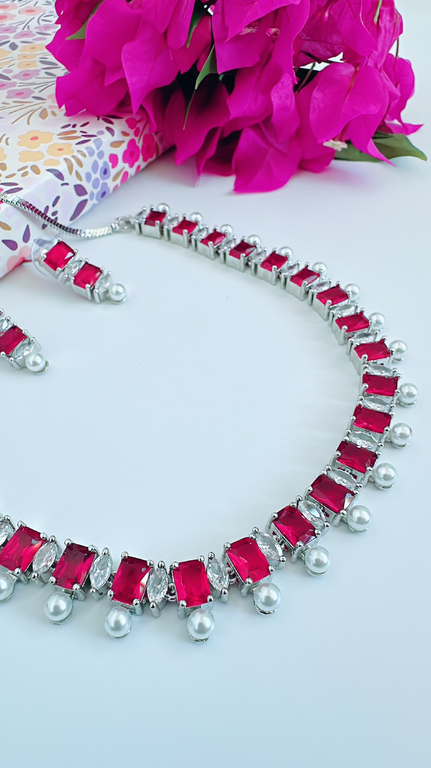 Gleam Aura Necklace Set