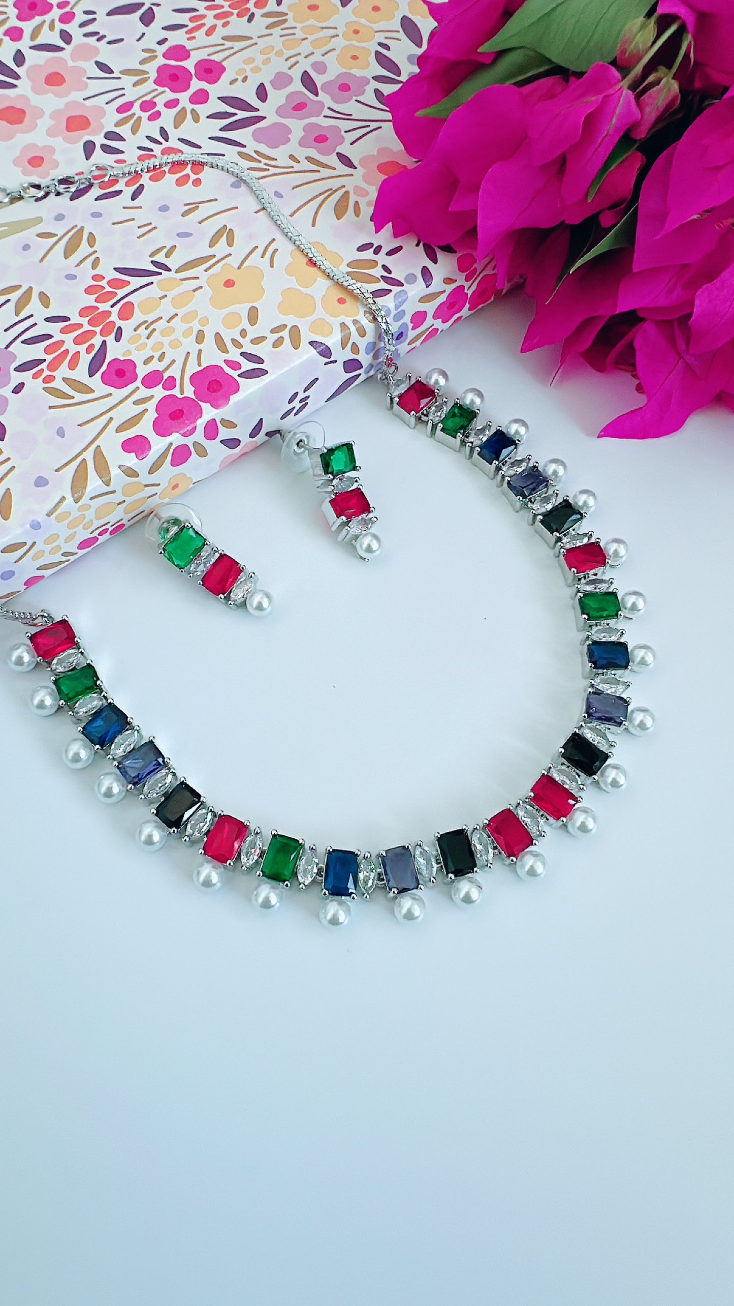 Gleam Aura Necklace Set