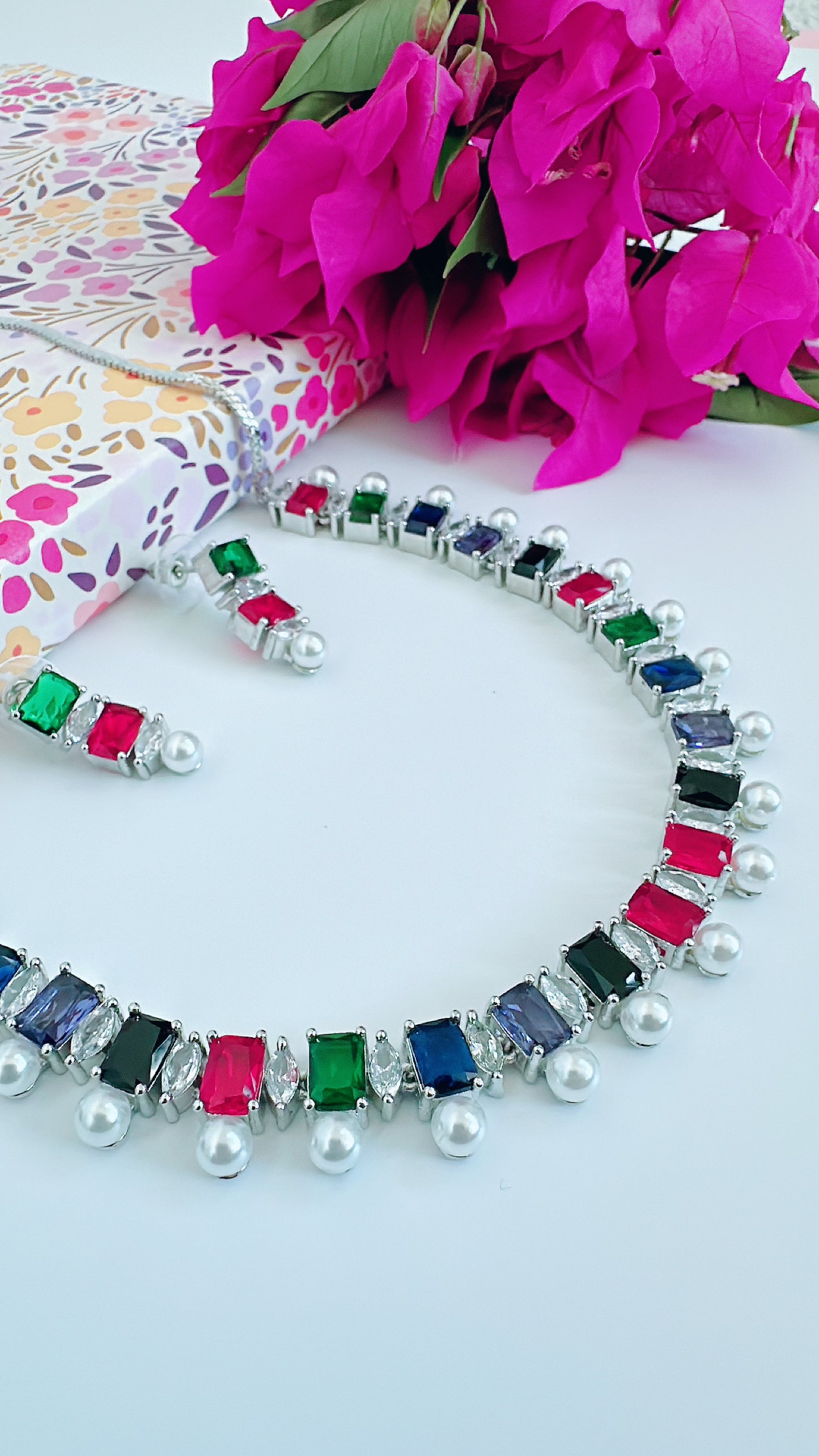 Gleam Aura Necklace Set