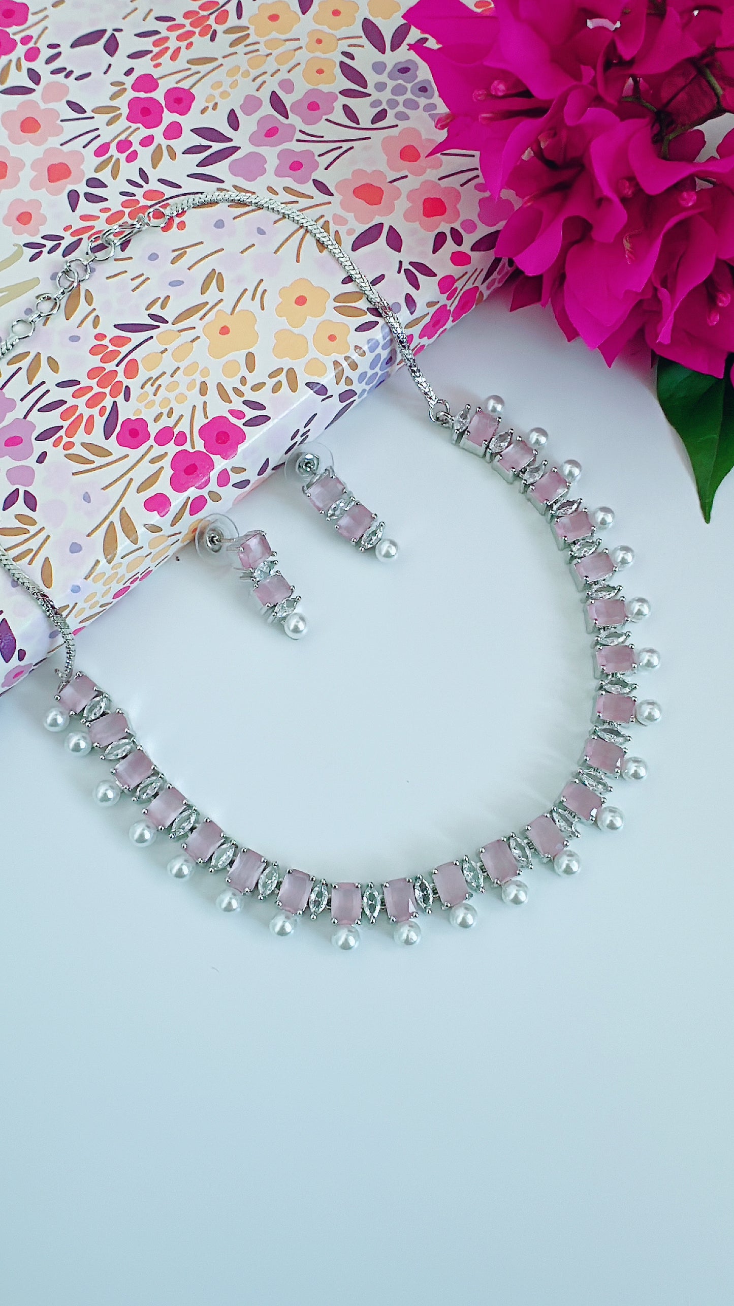 Gleam Aura Necklace Set
