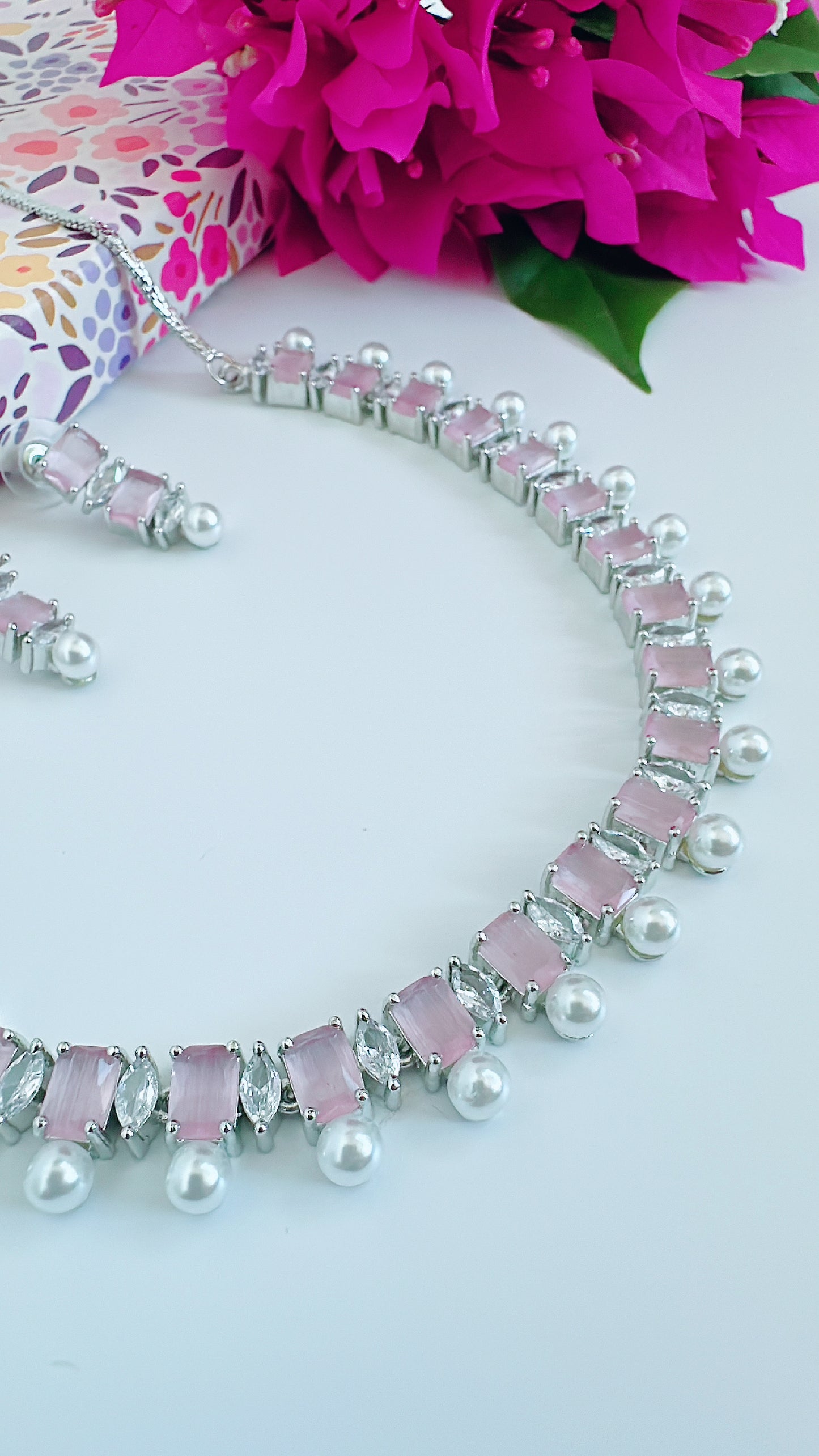Gleam Aura Necklace Set