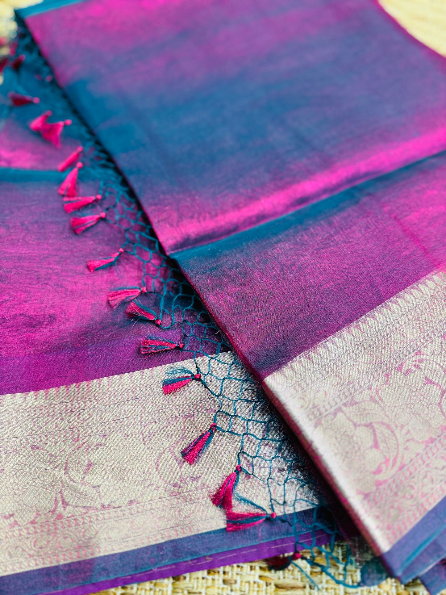 Noor-e-Plum Pure Silk Handloom Saree