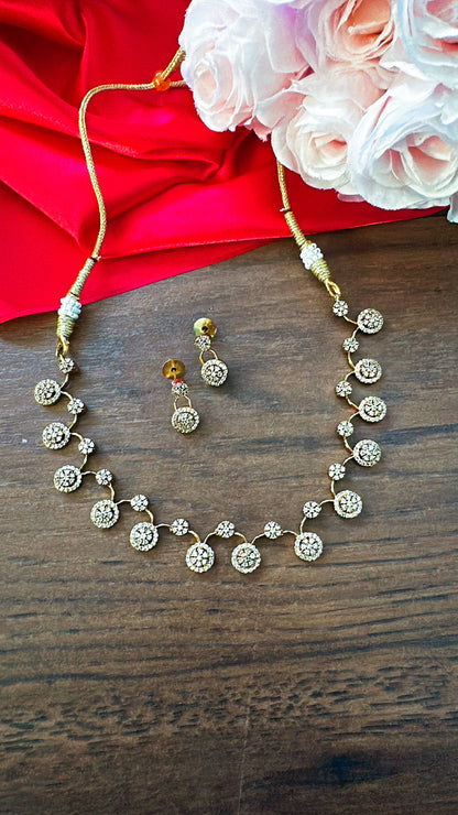 Phool Chic Elegance Necklace