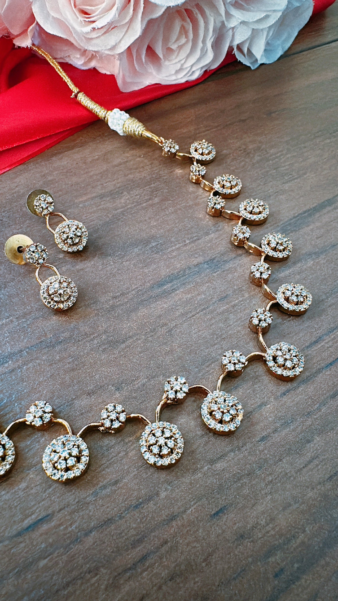 Phool Chic Elegance Necklace