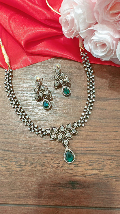 Victorian Vintage Statement Necklace - Green