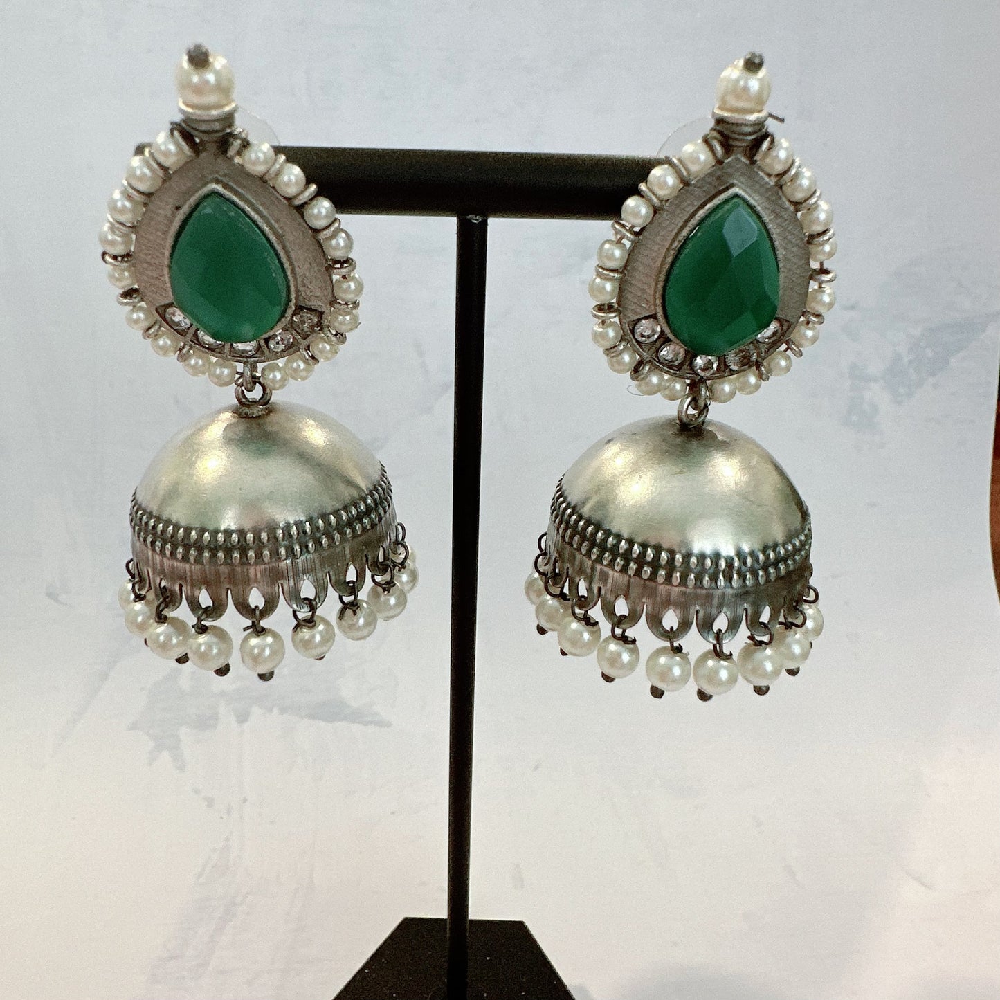 Parna Jhumka